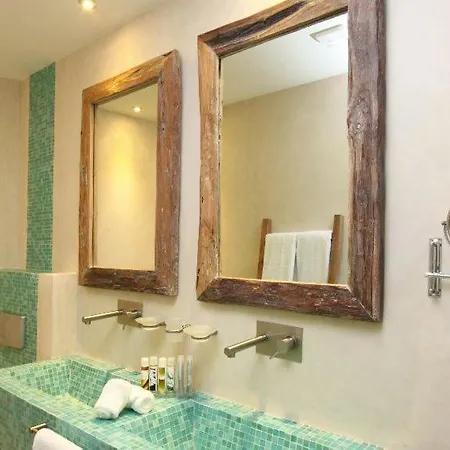Aparthotel Allure 4*
